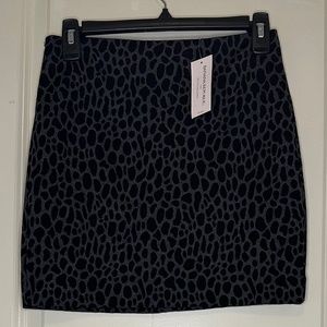 Banana Republic Black & Grey Leopard Print Pencil Mini Skirt - Size 00P